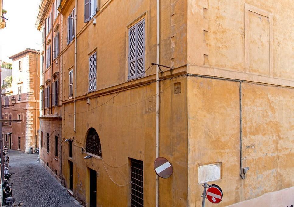 Il Salotto Di Via Giulia * Rome